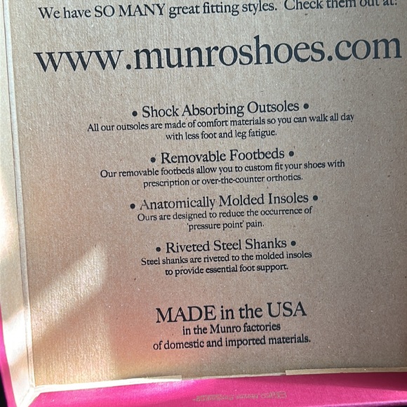 MUNRO  CINDI  BLACK  STRETCH FABRIC SHOE SIZE. 7M - Picture 15 of 15